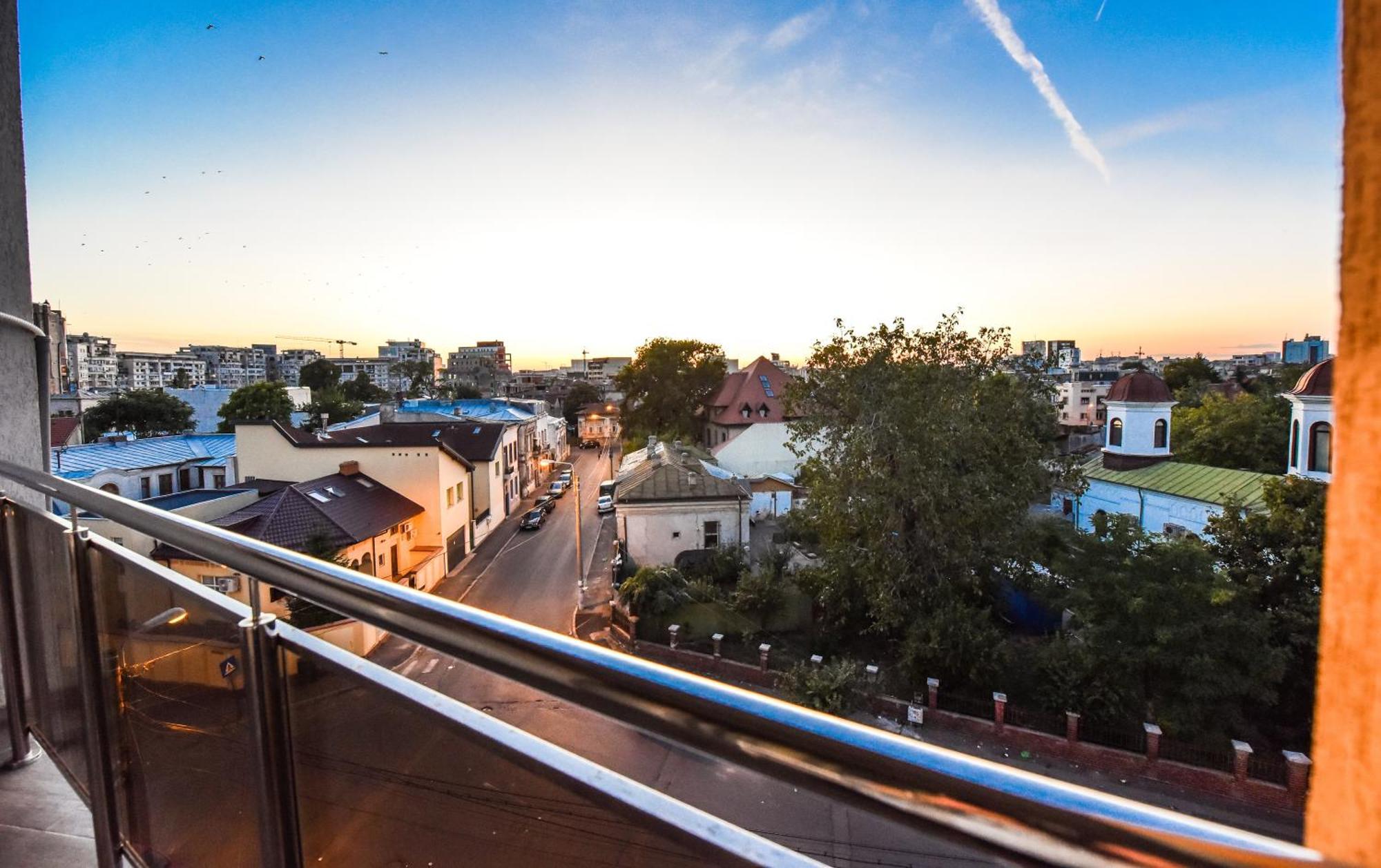 City Center Suite With Terrace Bucarest Extérieur photo